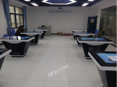 武汉供销商业学校展厅8台电容式触摸一体机启用